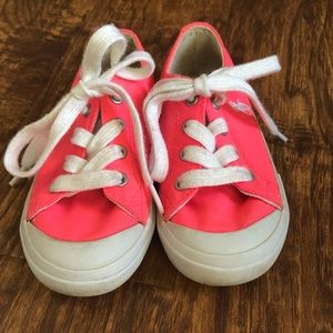 POLO RALPH LAUREN • NEON PINK TENNIS SHOES